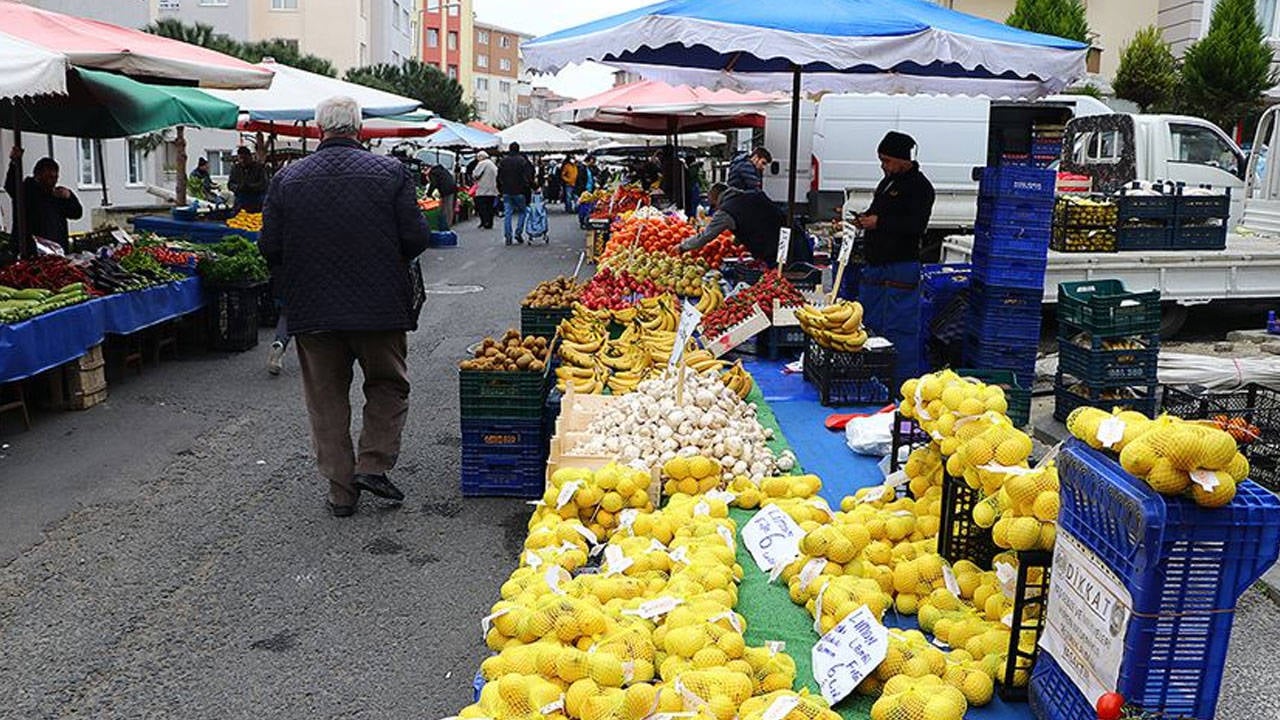 Emeklinin pazarda geçim isyanı: “Cebimizdeki para öldü bitti”