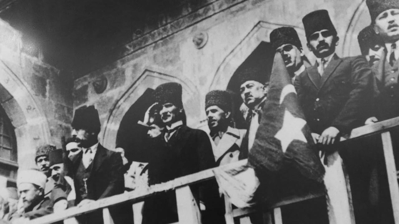 29 Ekim 1923 haftanın hangi günüdür?