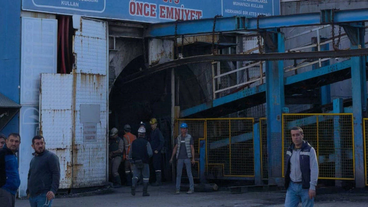Soma'da maden ocağında göçük: 3 işçinin cansız bedenine ulaşıldı
