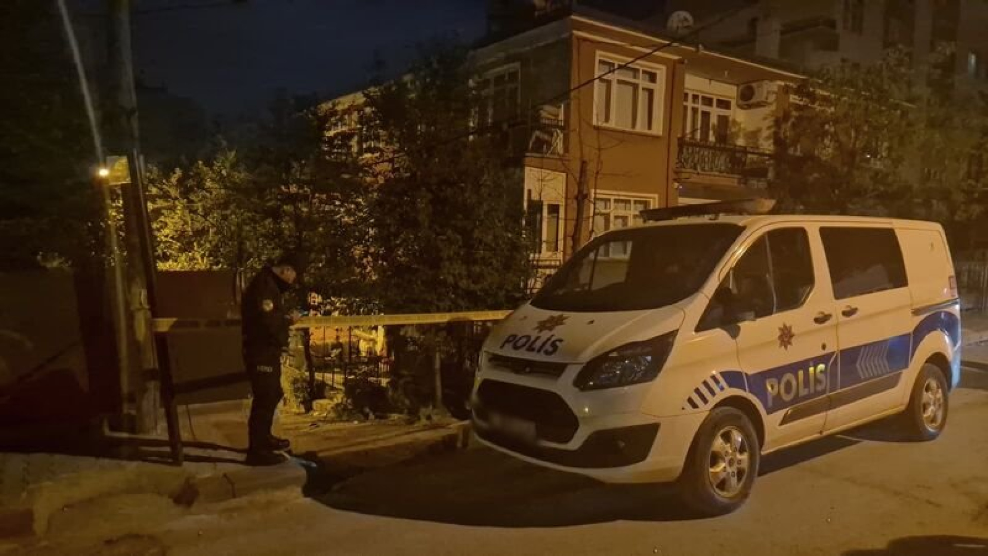 Apartman dairesinde 3 erkek ölü bulundu