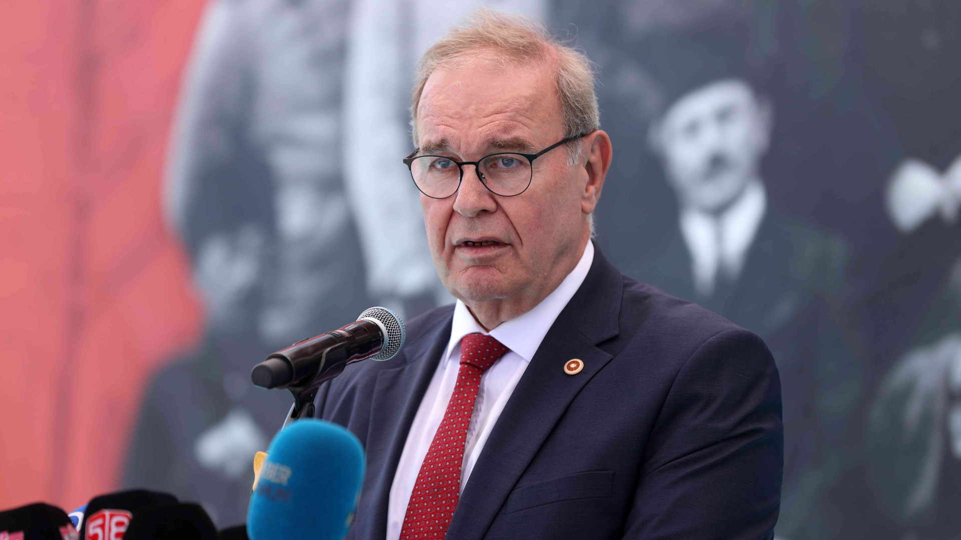 "Siyasette küskünlük olmaz"