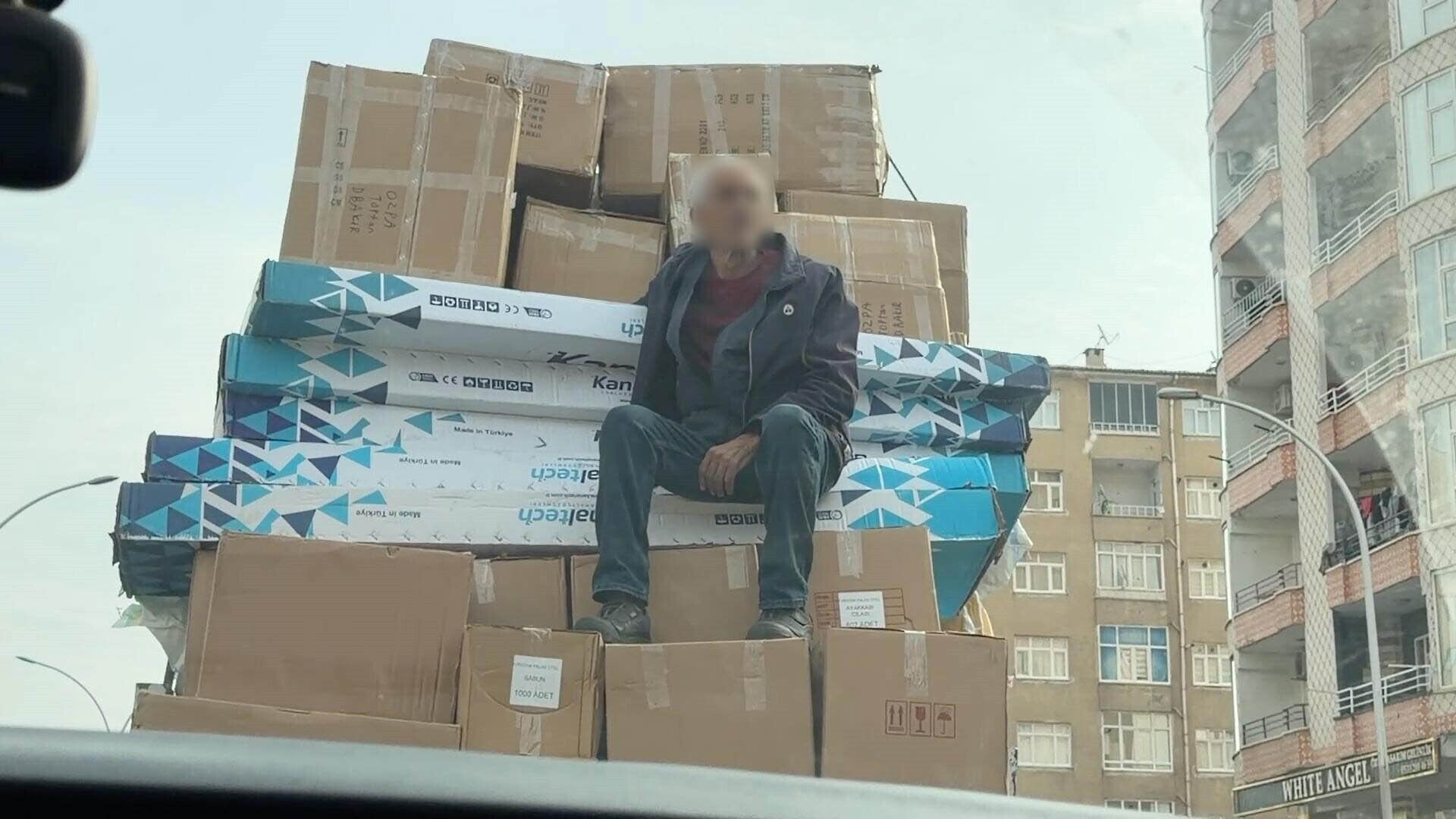 Kolilerin üzerinde tehlikeli yolculuk