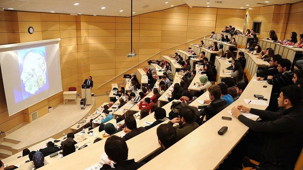 Vakıfta on binlerce kontenjan boş kaldı