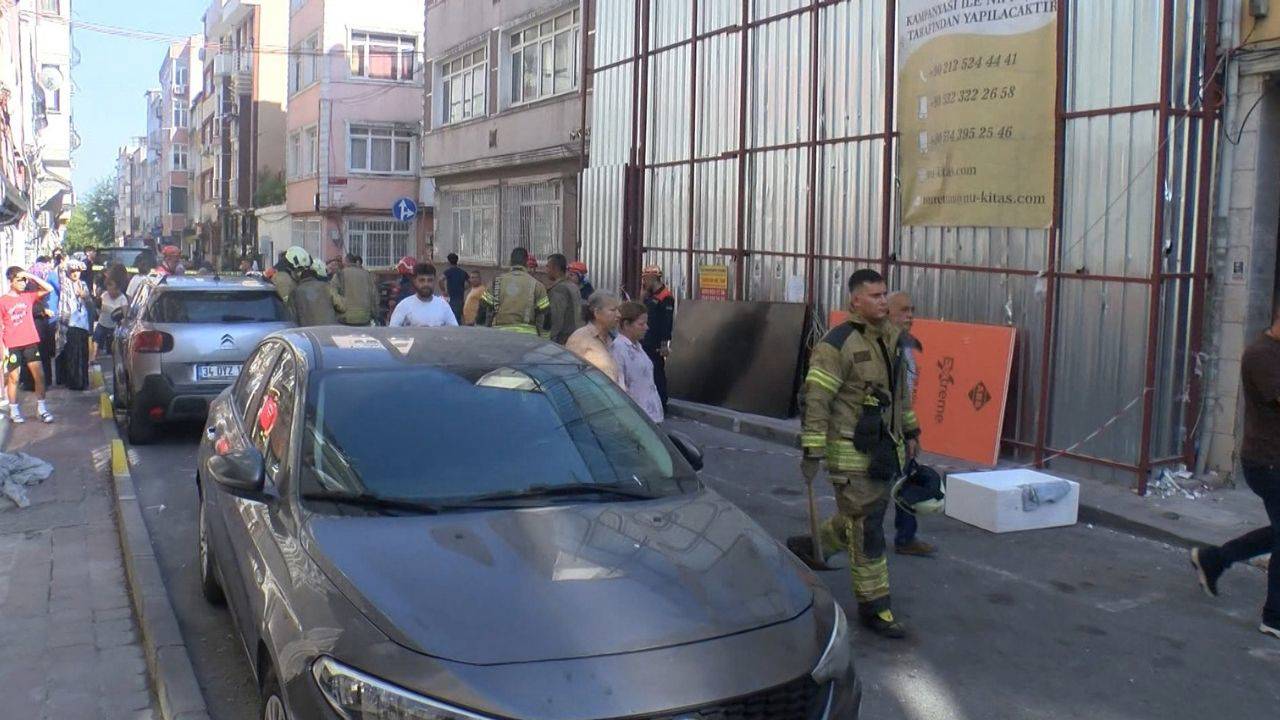 Fatih'te yıkımı yapılan bina çöktü: 2 işçi yaralandı