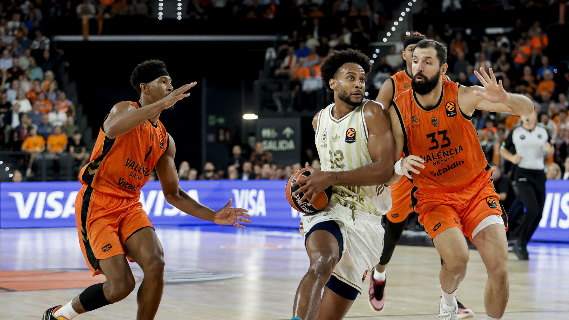 F.Bahçe, Valencia'da kayıp