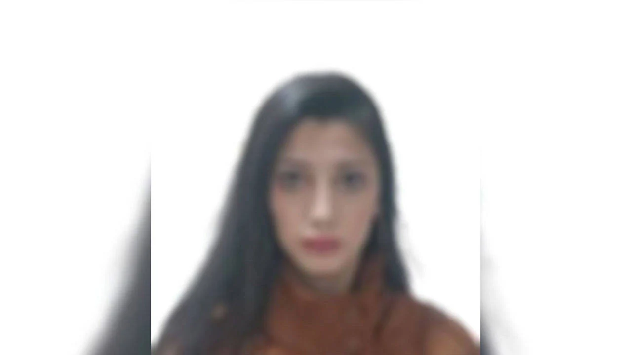 Beyoğlu'nda polis kıyafetiyle video çeken kadın gözaltına alındı