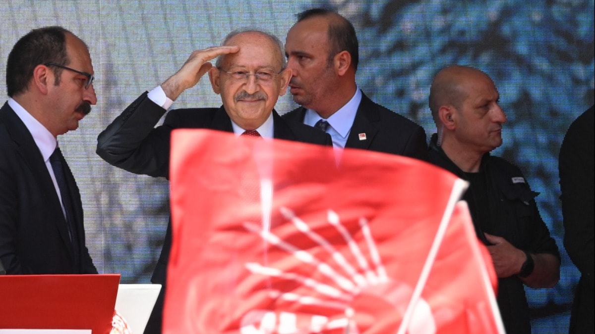 CHP'de 1 belediye başkanı ve 2 meclis üyesi için ihraç istemi