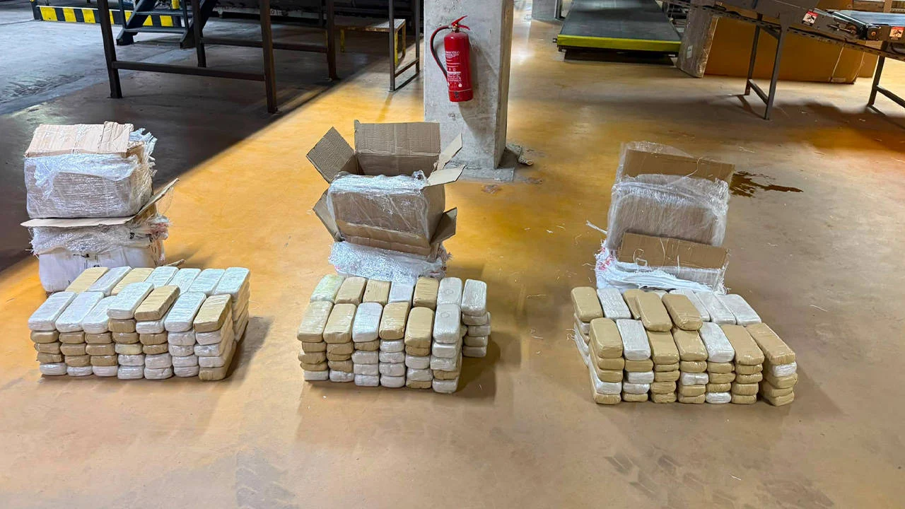 Ankara'da kargo paketlerinde 109 kilo 300 gram uyuşturucu ele geçirildi