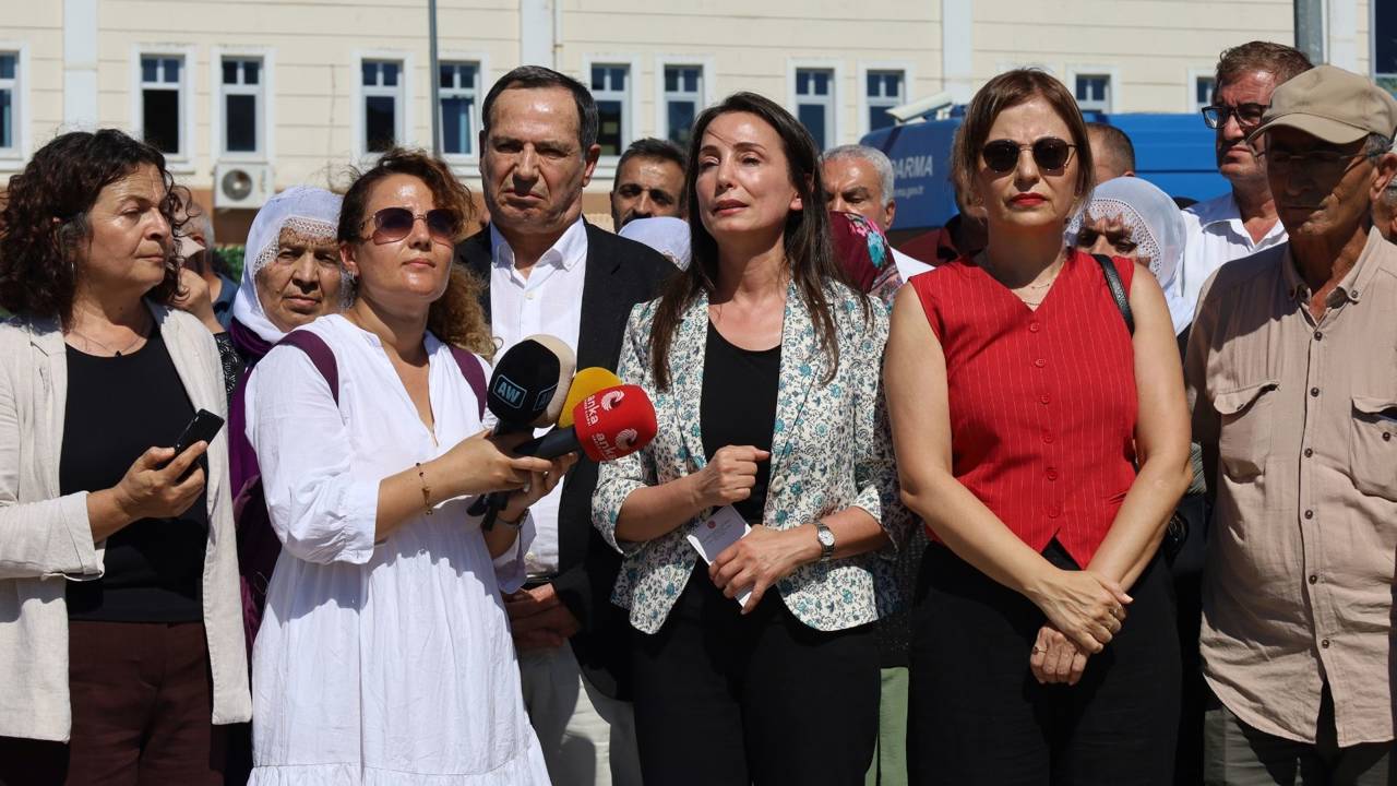 Tülay Hatimoğulları, tutuklu ESP Eş Genel Başkanı Murat Çepni'yi ziyaret etti