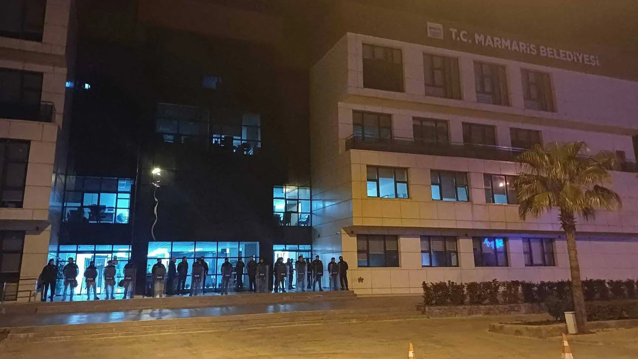 Marmaris Belediyesi'ne yönelik 'rüşvet' davasında tutuklu kalmadı