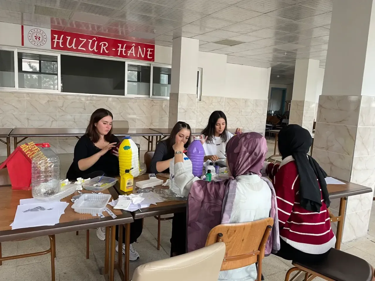 Karaman’da Öğrencilerden Sokak Hayvanlarına Anlamlı Destek!