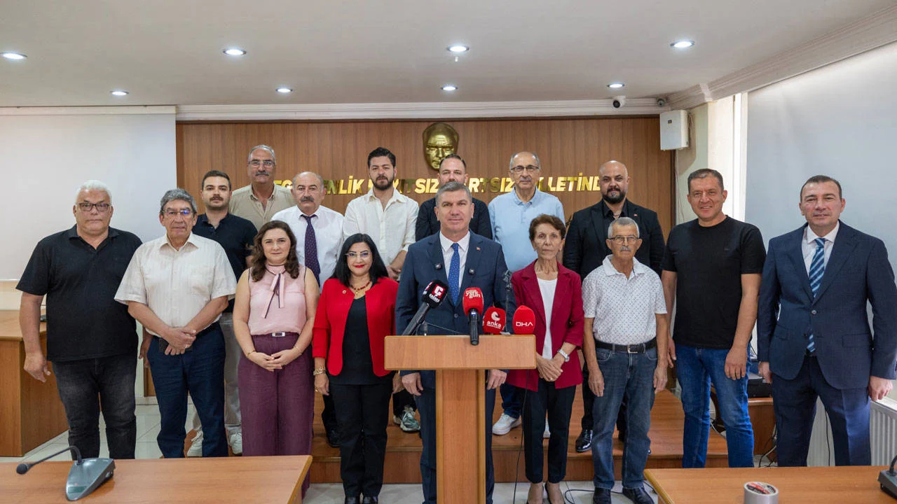 Burdur Belediye Başkanı Ercengiz dahil 16 kişi YENİ Parti'ye katıldı