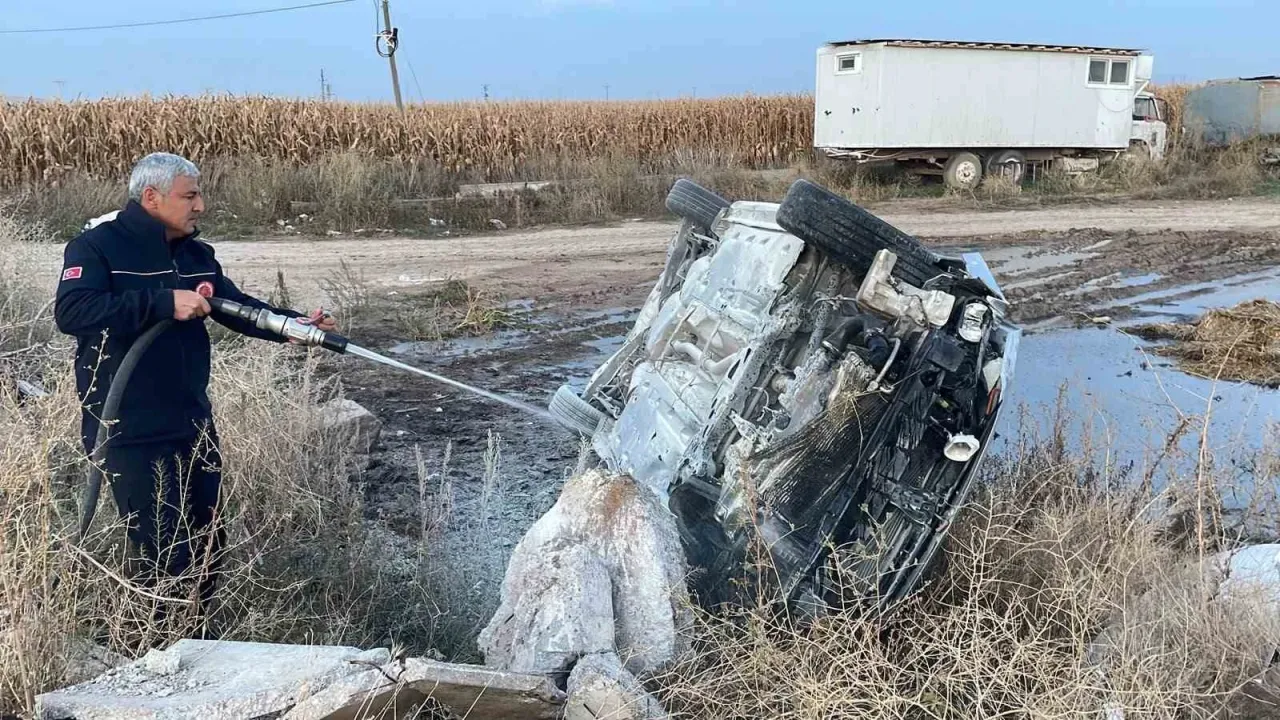 Takla atan otomobilin kaza anı kamerada: 1 yaralı