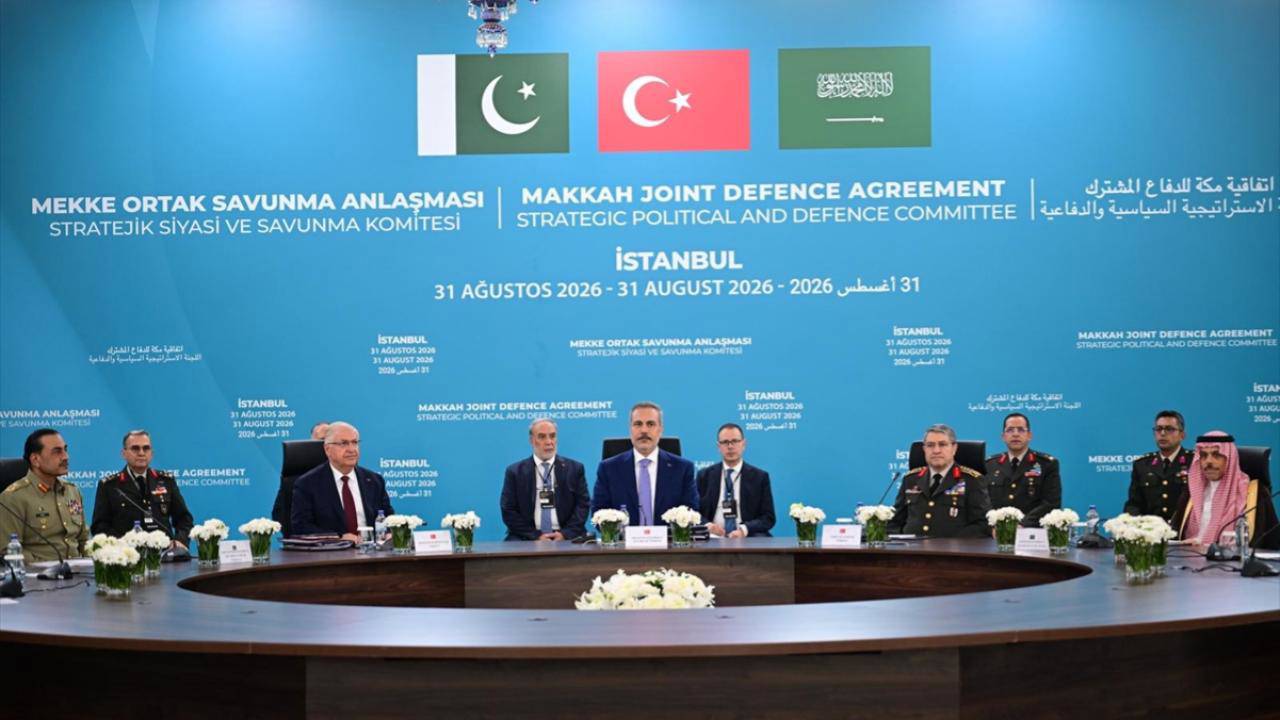 YENİ Partili İlhan Uzgel'den iktidara Mekke Anlaşması tepkisi: Anlaşmaya ilişkin tek belge, bir sayfalık bildiriden ibarettir