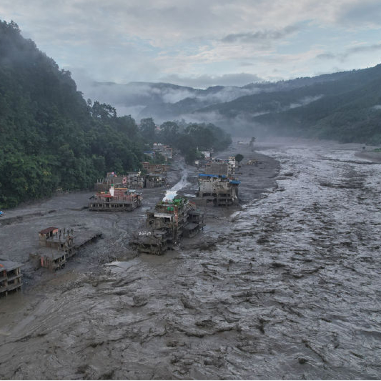 Nepal'de arama kurtarma çalışmaları sürüyor