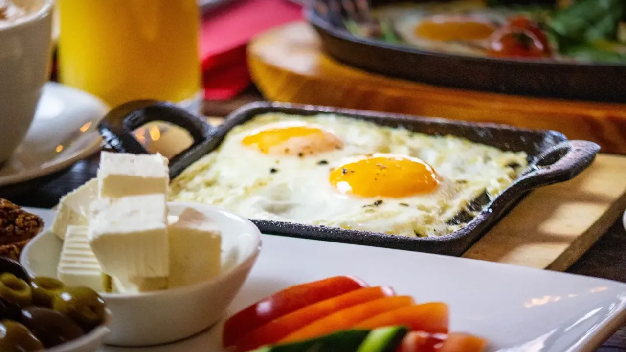 Kahvaltı saati yaşam süresini etkiliyor! Saat kaçta kahvaltı yapılmalı?