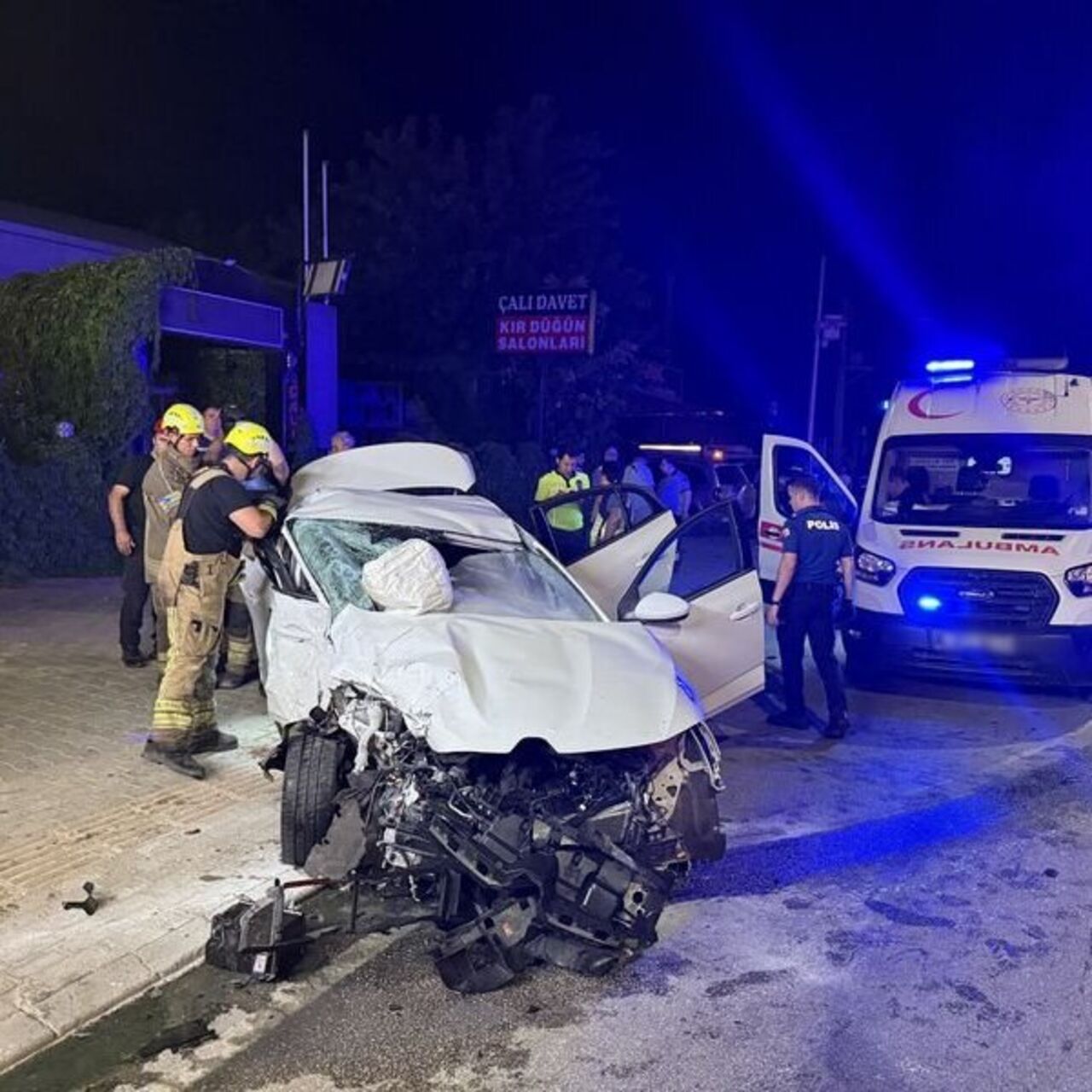 Bursa'da feci kaza: 2 ölü, 2 yaralı