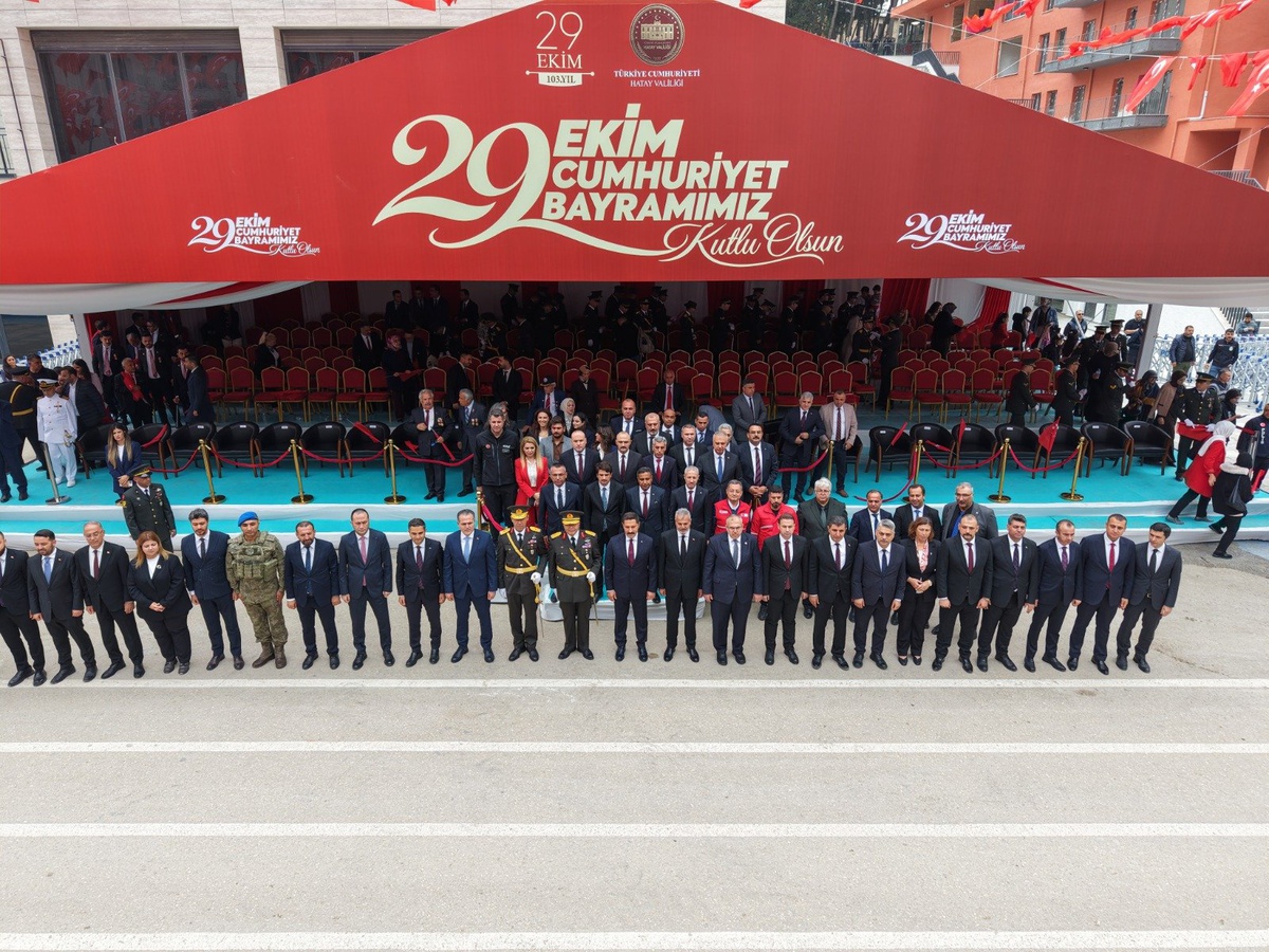 Atatürk Caddesi’nde Cumhuriyet’in 103. yılı coşkuyla kutlandı