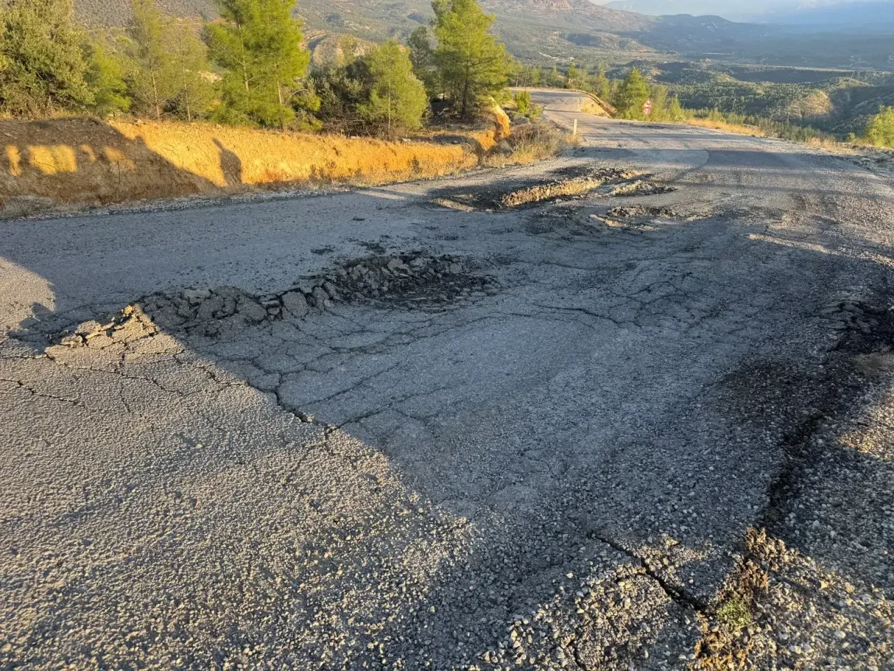CHP'li Baştuğ'dan 98 Milyonluk Ödenek Açıklamasına Yol Tepkisi!