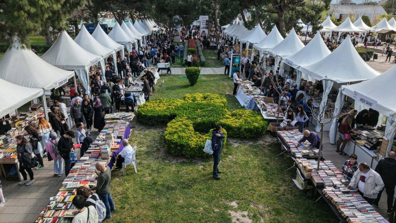 İZKİTAP sonbaharda Kültürpark’ta: Onur konuğu Gündüz Vassaf olacak