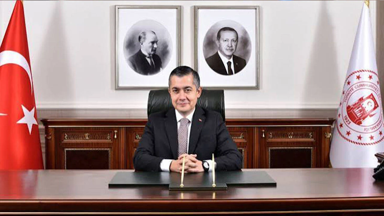 Yardımcısı tutuklanan Can Aksoy görevden alındı: Esenyurt Belediyesi'nin yeni kayyumu belli oldu