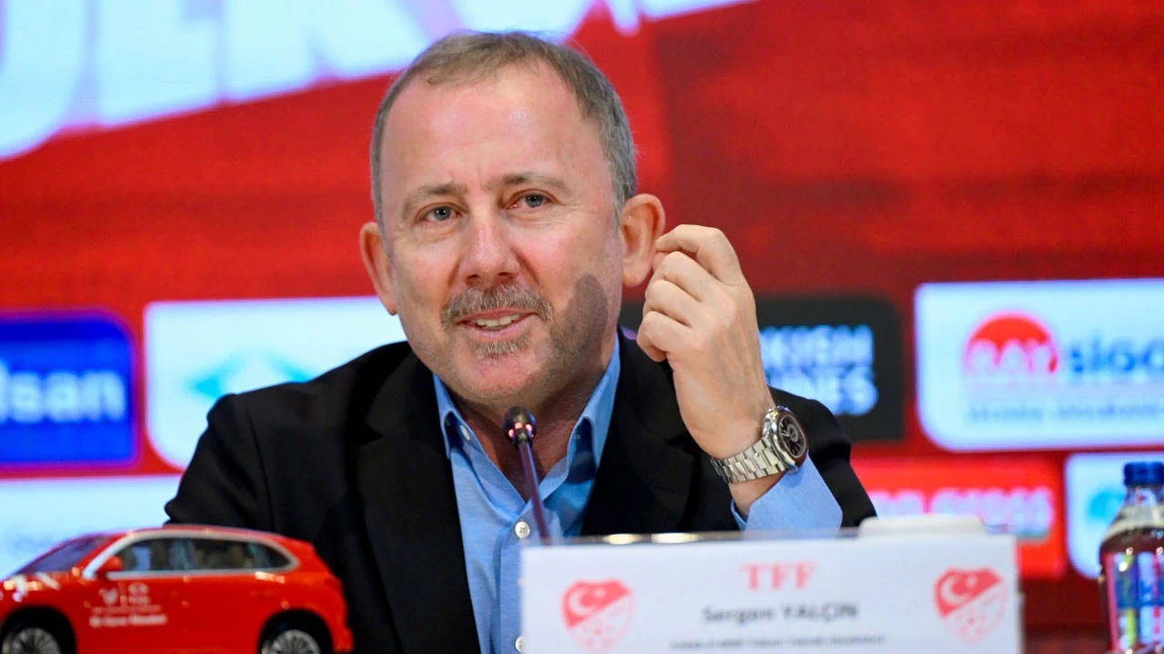Sergen Yalçın 4 yıllık sözleşmeye imzayı attı: Çok güzel günler bizi bekliyor
