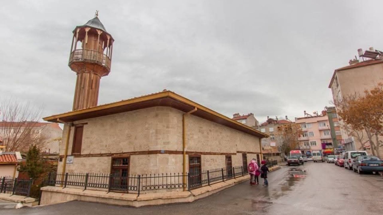 Hocamahmut Mahallesi, Kelefenin Dükkânı Ve Balıklı Şeker