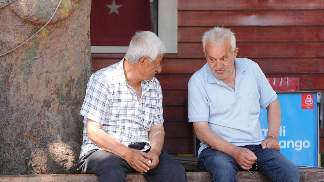 Emeklileri ilgilendiriyor: Maaşların artması için kanun teklifi