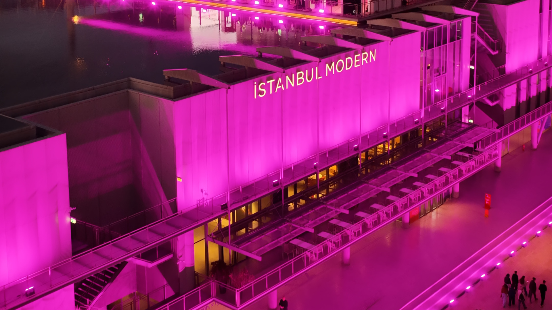 İstanbul Modern'de meme kanseri farkındalığı sanat etkinlikleriyle ele alınacak